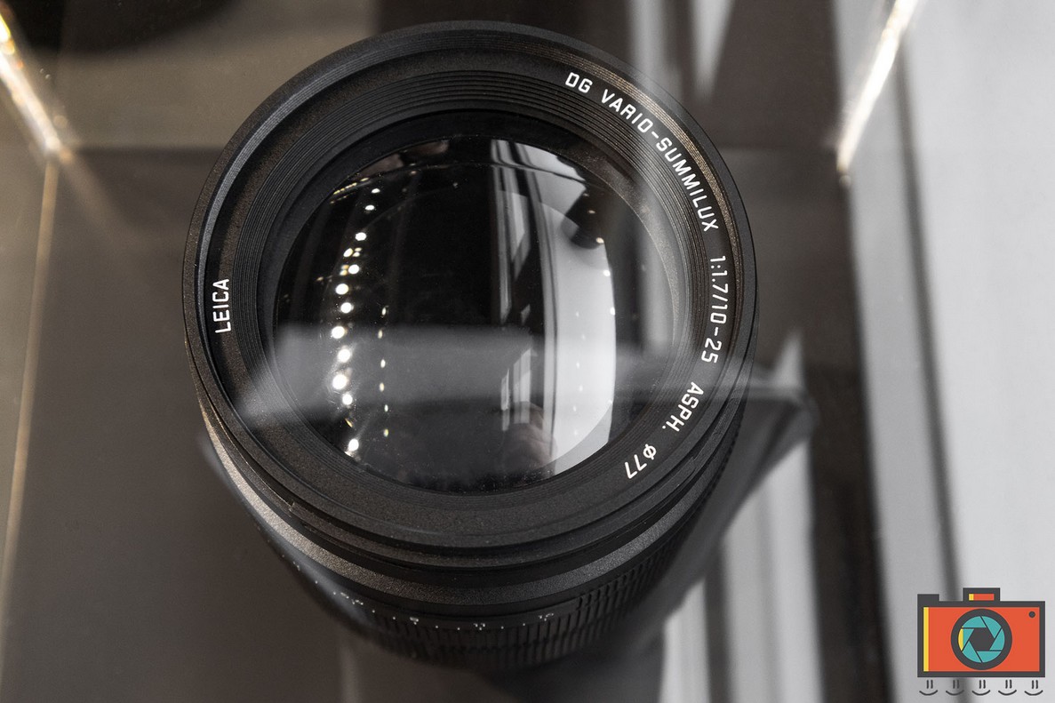 detail of the front lens of the Panasonic Leica DG Vario-Summilux 10-25mm f/1.7