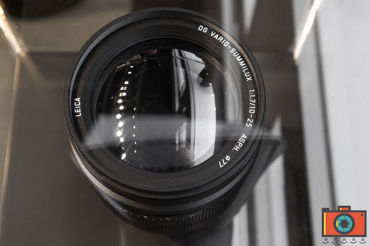 particolare della lente frontale del Panasonic Leica DG Vario-Summilux 10-25mm f/1.7